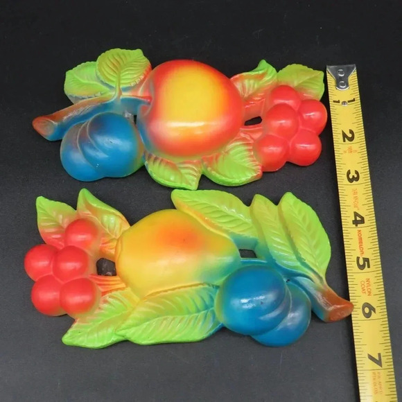 Vintage Fruit Chalkware Plaque Wall Art Kitsch 70s Set of 2 - Picture 4 of 8